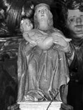 Imagen de la Virgen de la Piedad sin corona tras el robo que sufrió en febrero de 2010.